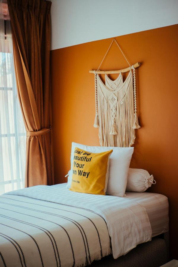 Bed and Breakfast Roemah Renjana Бандунг Экстерьер фото
