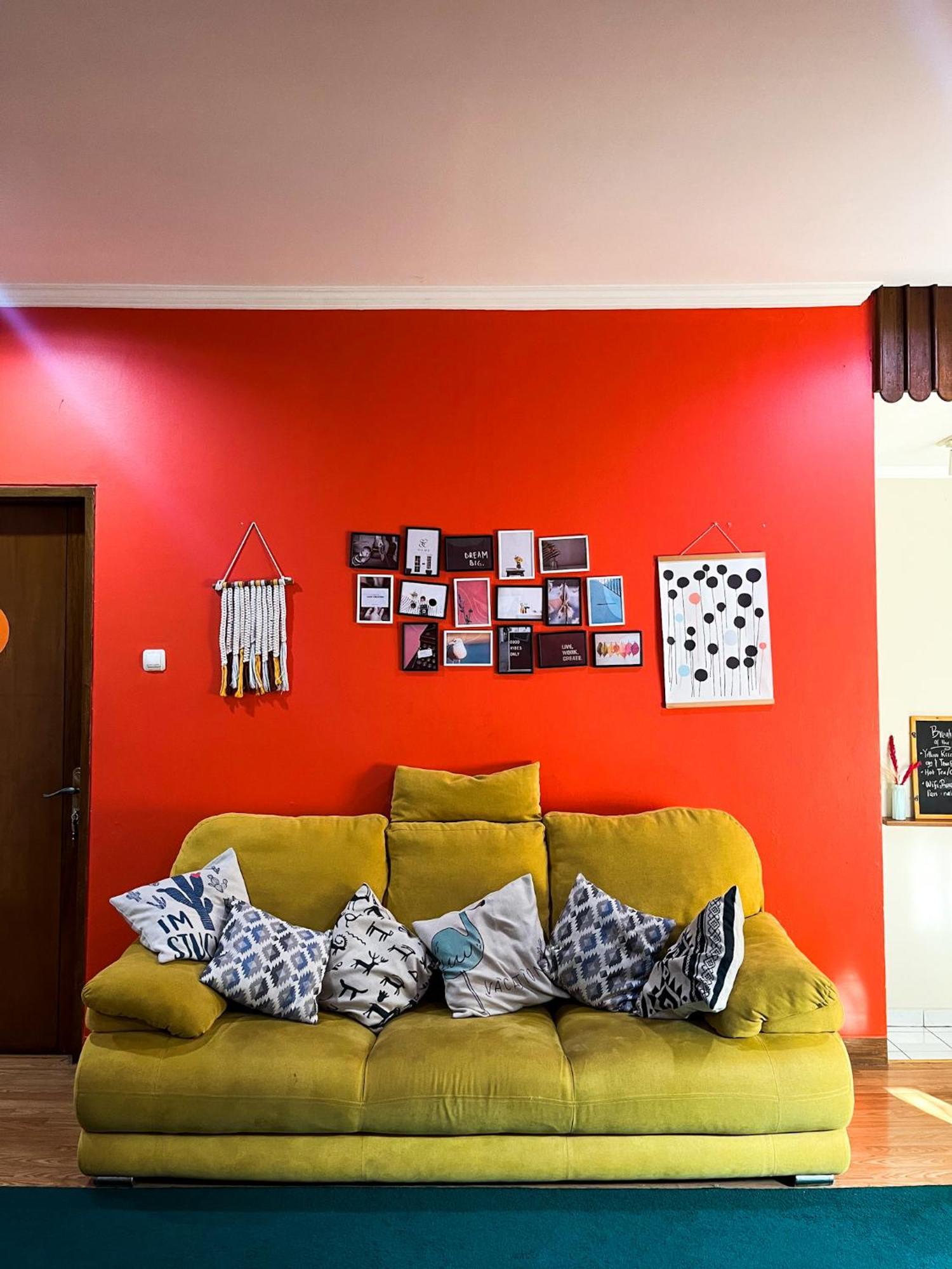 Bed and Breakfast Roemah Renjana Бандунг Экстерьер фото